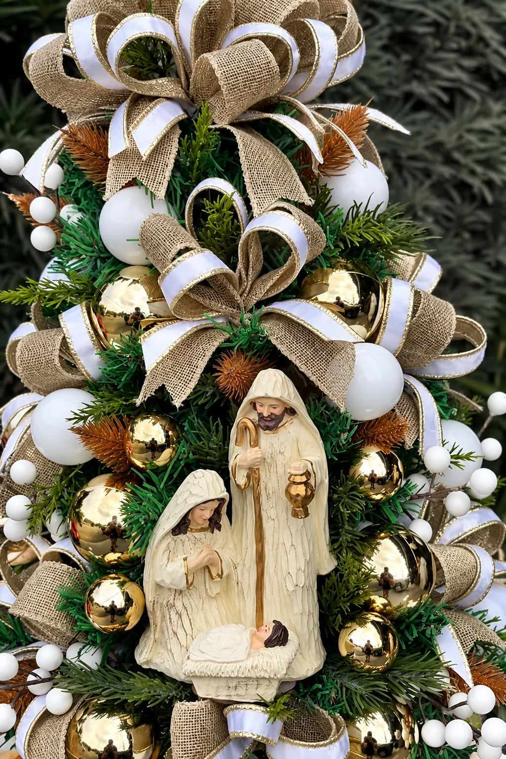 Mini Árvore Sagrada Família Dourada - 70cm e 110cm